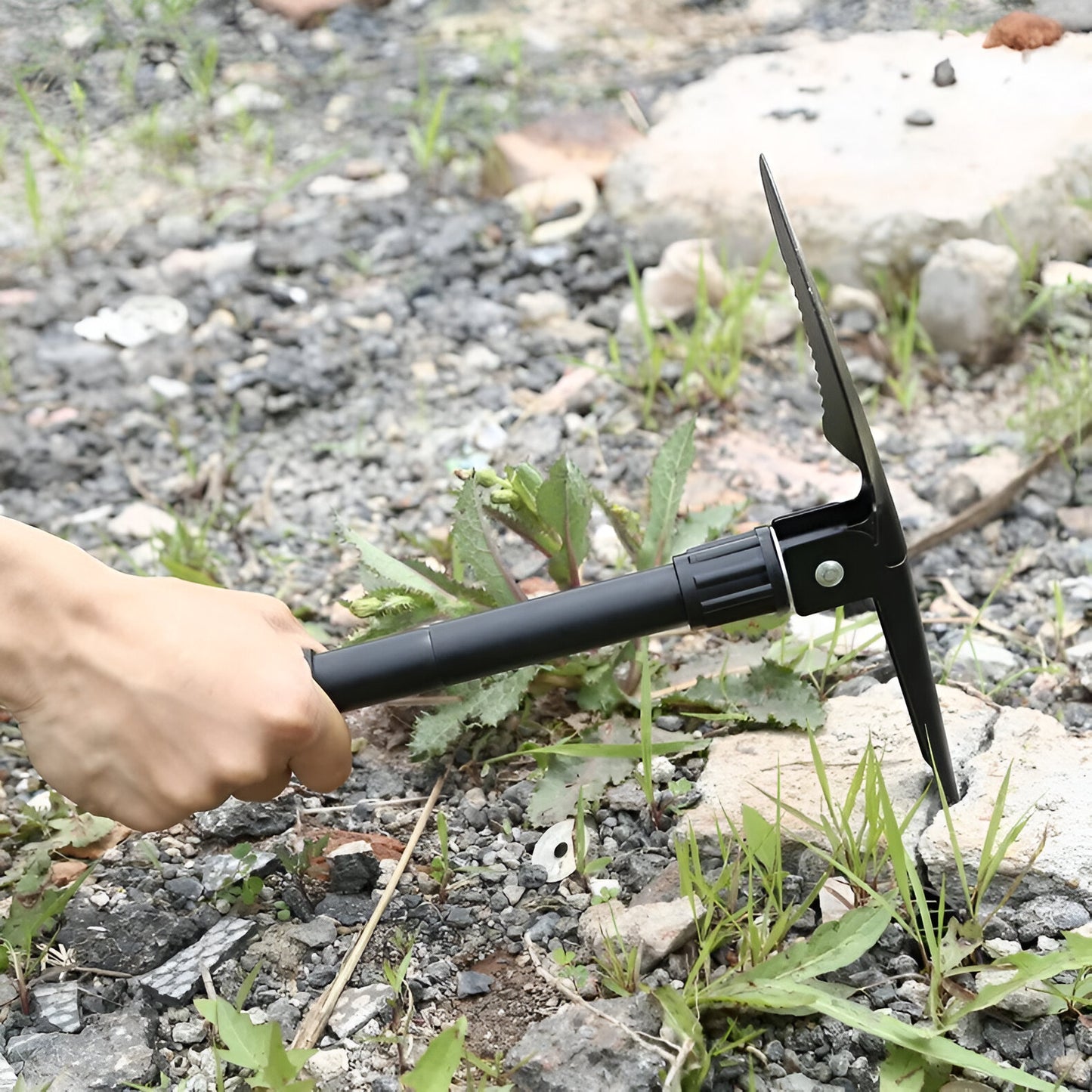 TacticalTrekker™: Multifunction Shovel for Outdoor Mastery